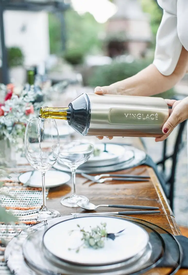 Vinglace Wine Bottle Insulator & Stemless Glasses White Gift Set