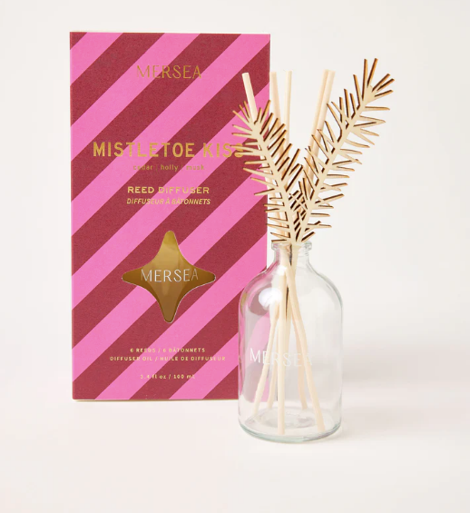 Mistletoe Kiss Holiday Reed Diffuser