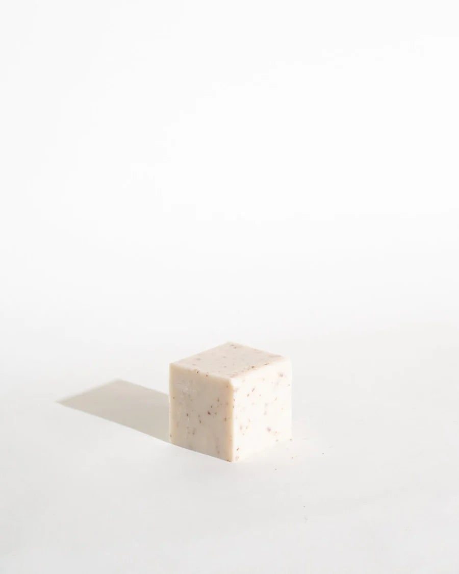 Load image into Gallery viewer, Rosewater Cassis Soothing Oatmeal Bath Bar
