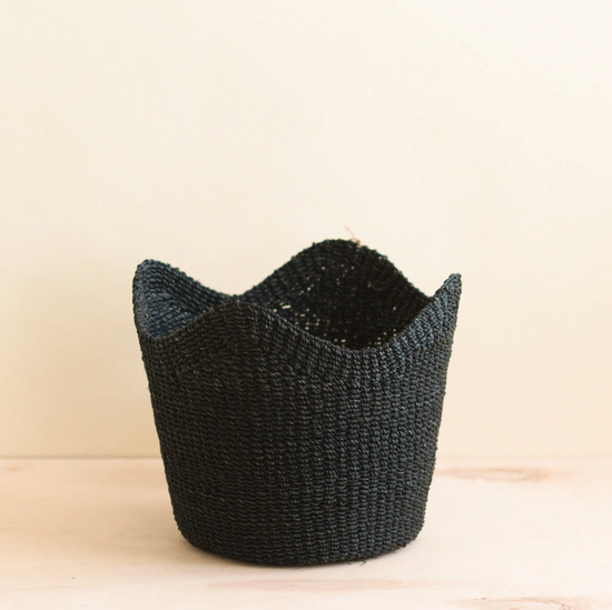 Black Scallop Basket